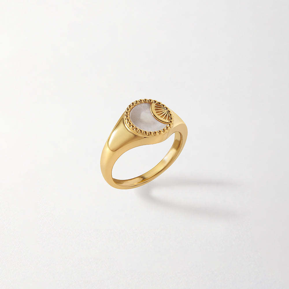 Mezzaluna Signet Ring