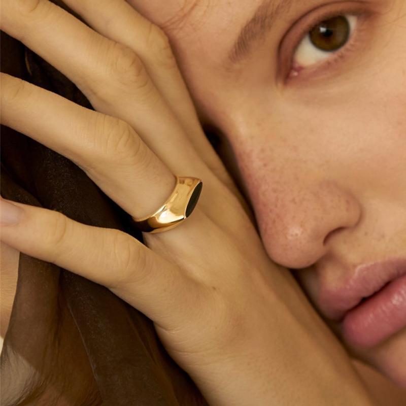 The Black & Tan Ring