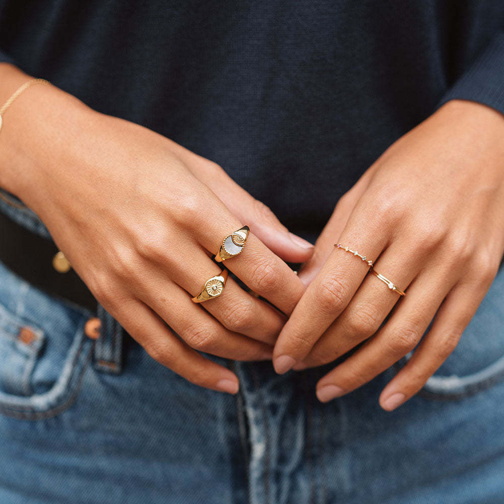 Mezzaluna Signet Ring