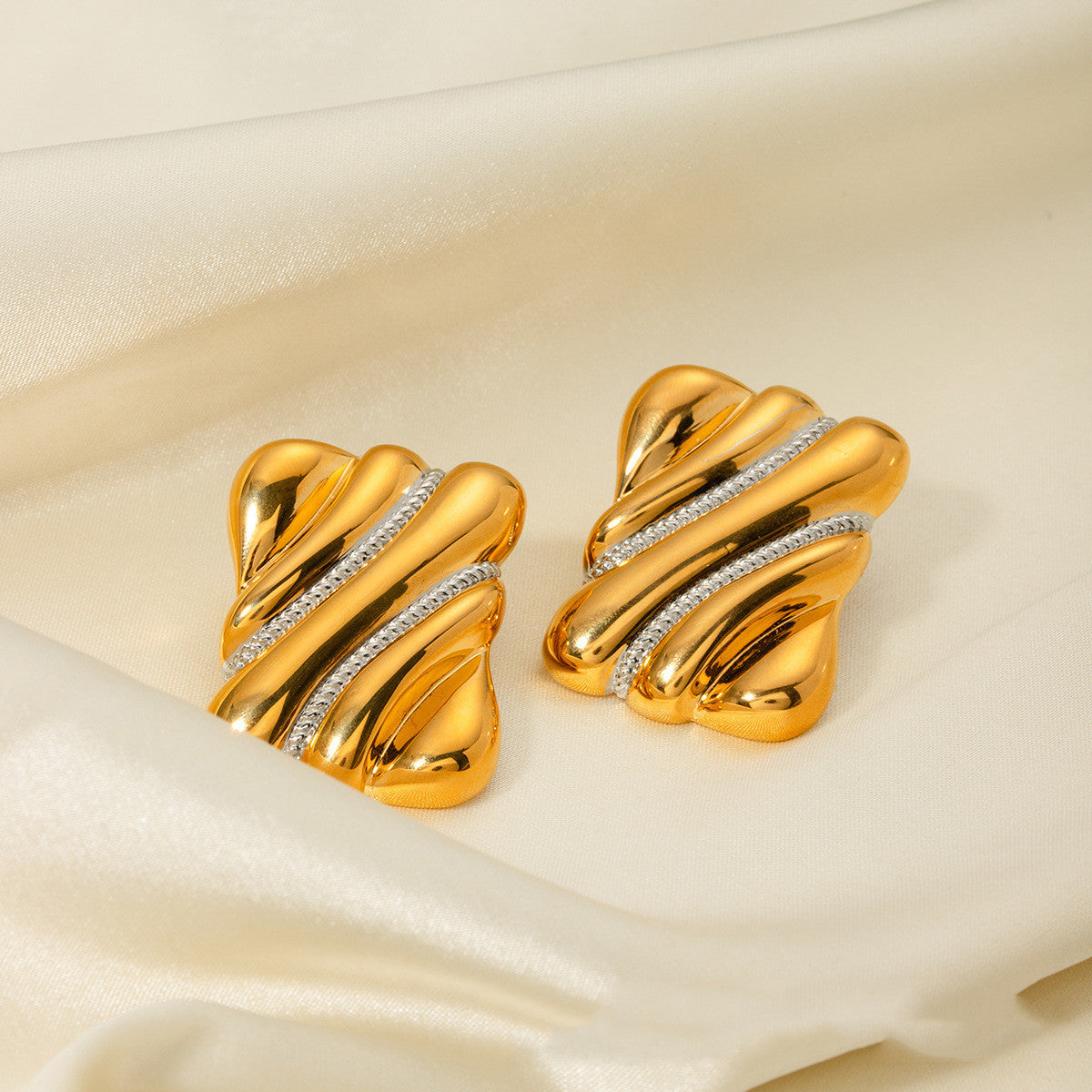 Pavé Wave Earrings
