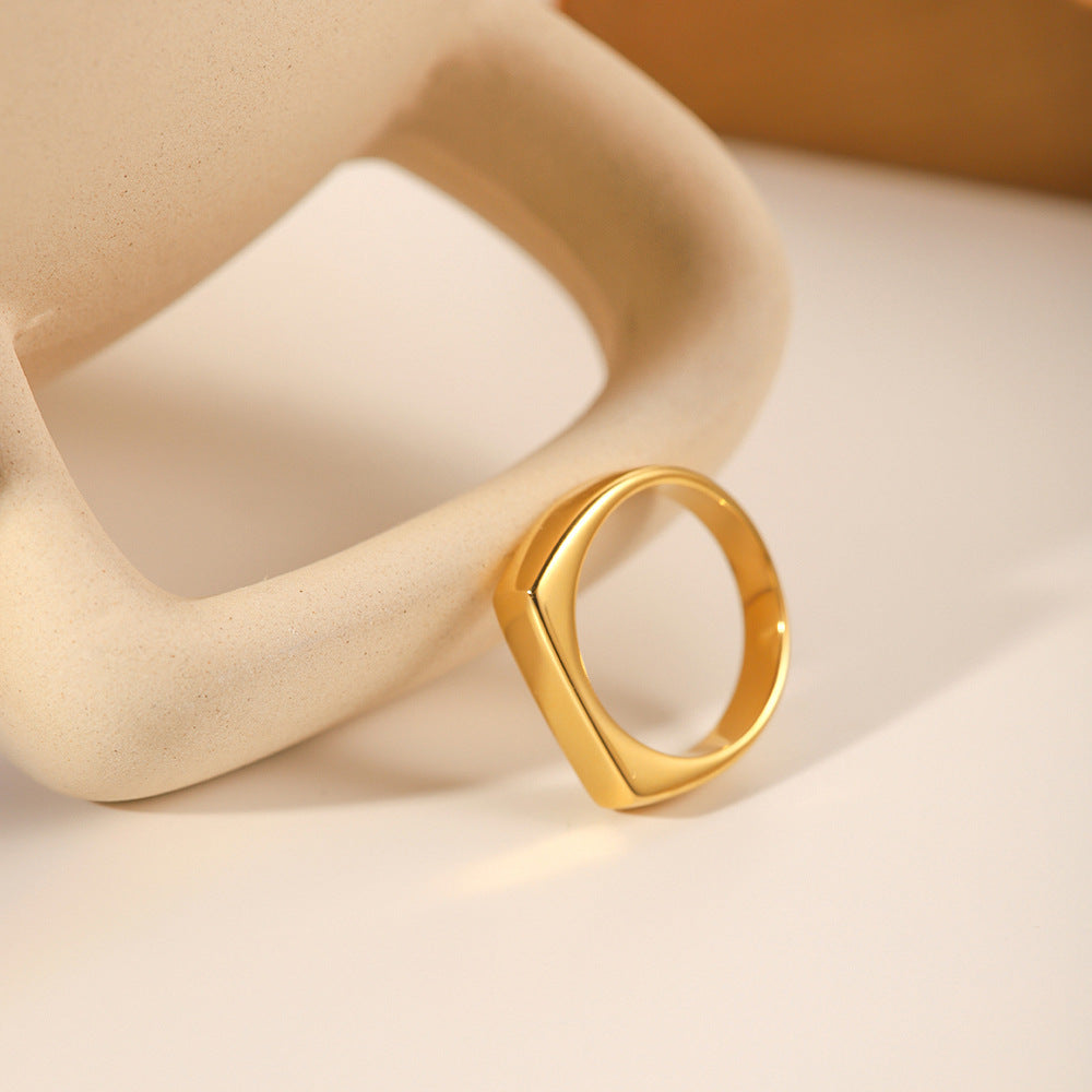 Blanne Signet Ring