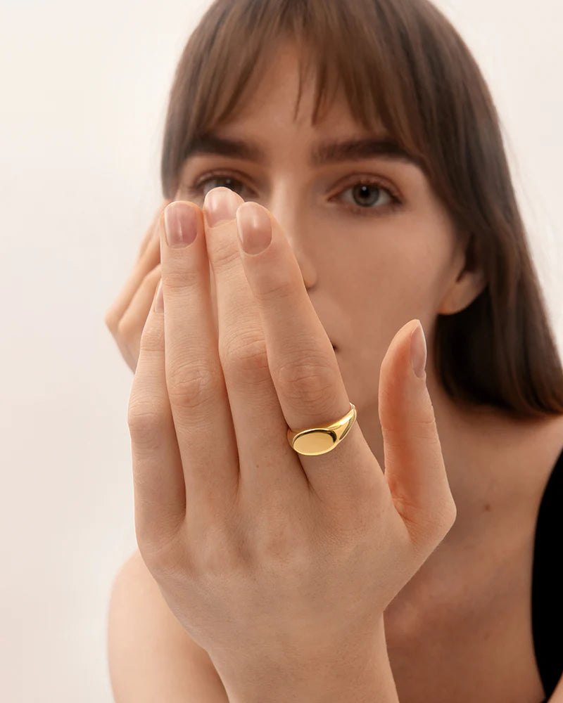 Classico Signet Ring