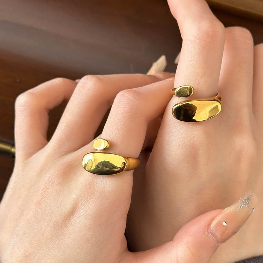 Scialle Signet Gold Wrap Ring