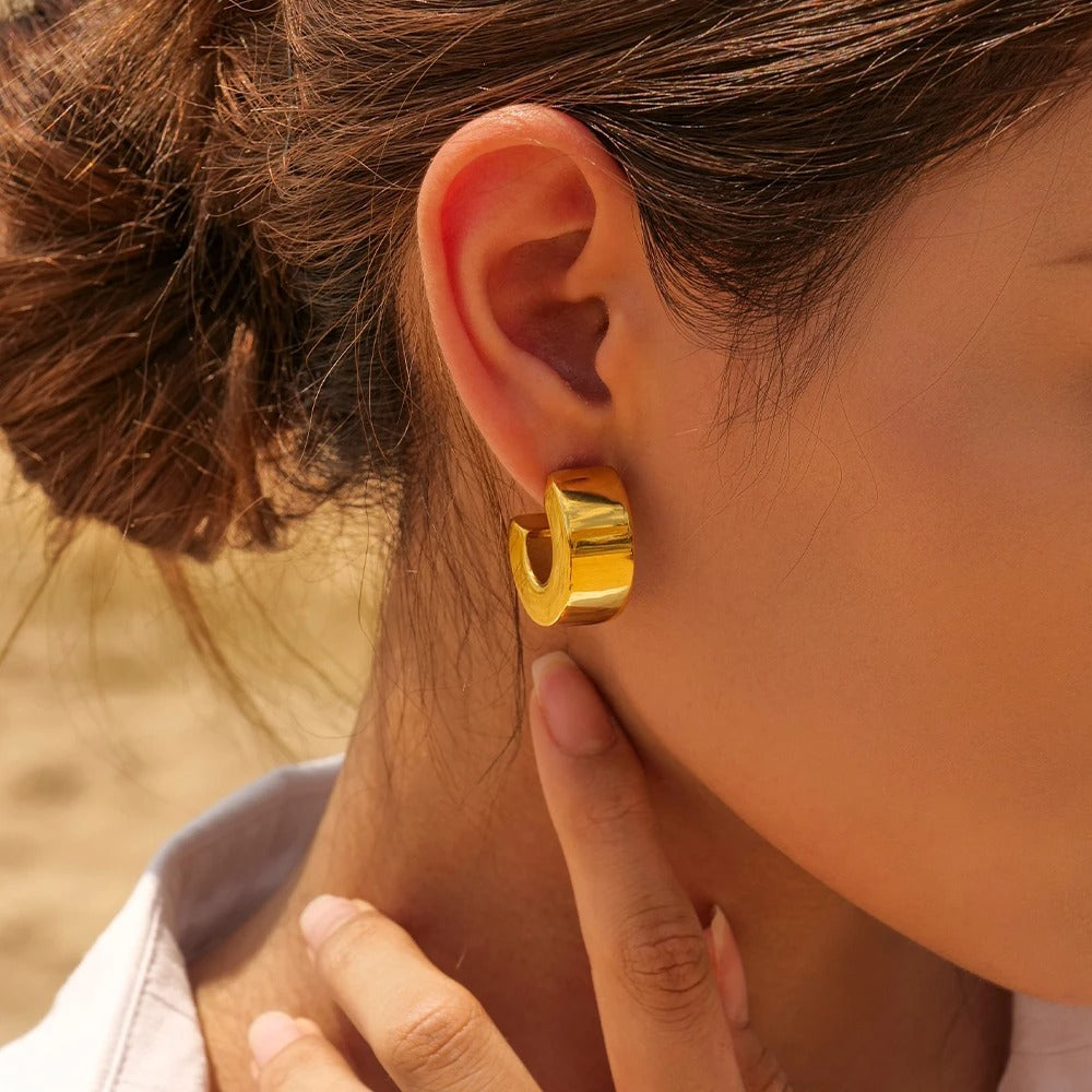 Timeless C-Shape Earrings