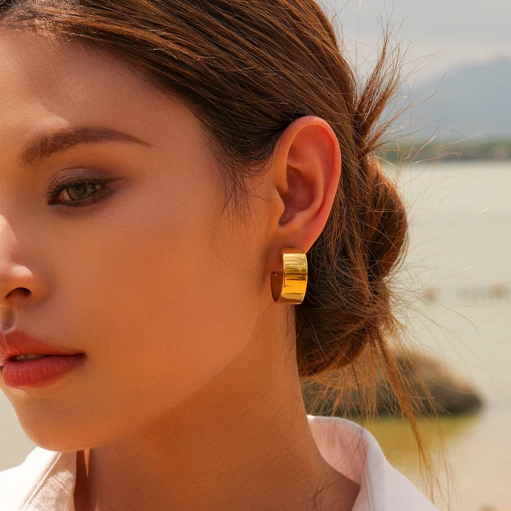 Timeless C-Shape Earrings