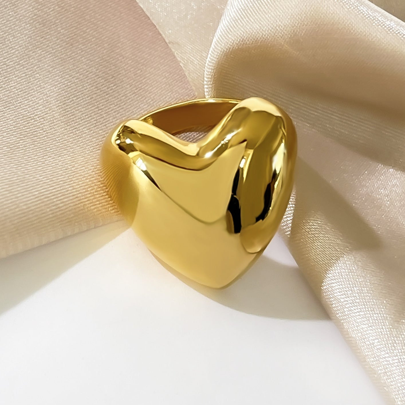 Heart Me Ring