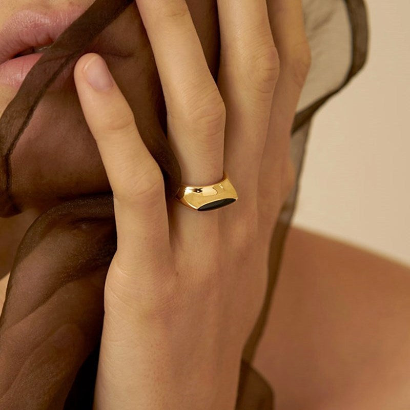 The Black & Tan Ring