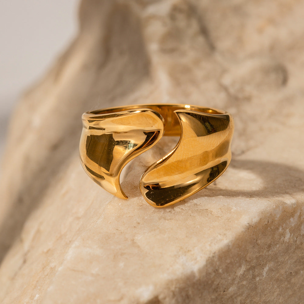 S-Curve Band Ring