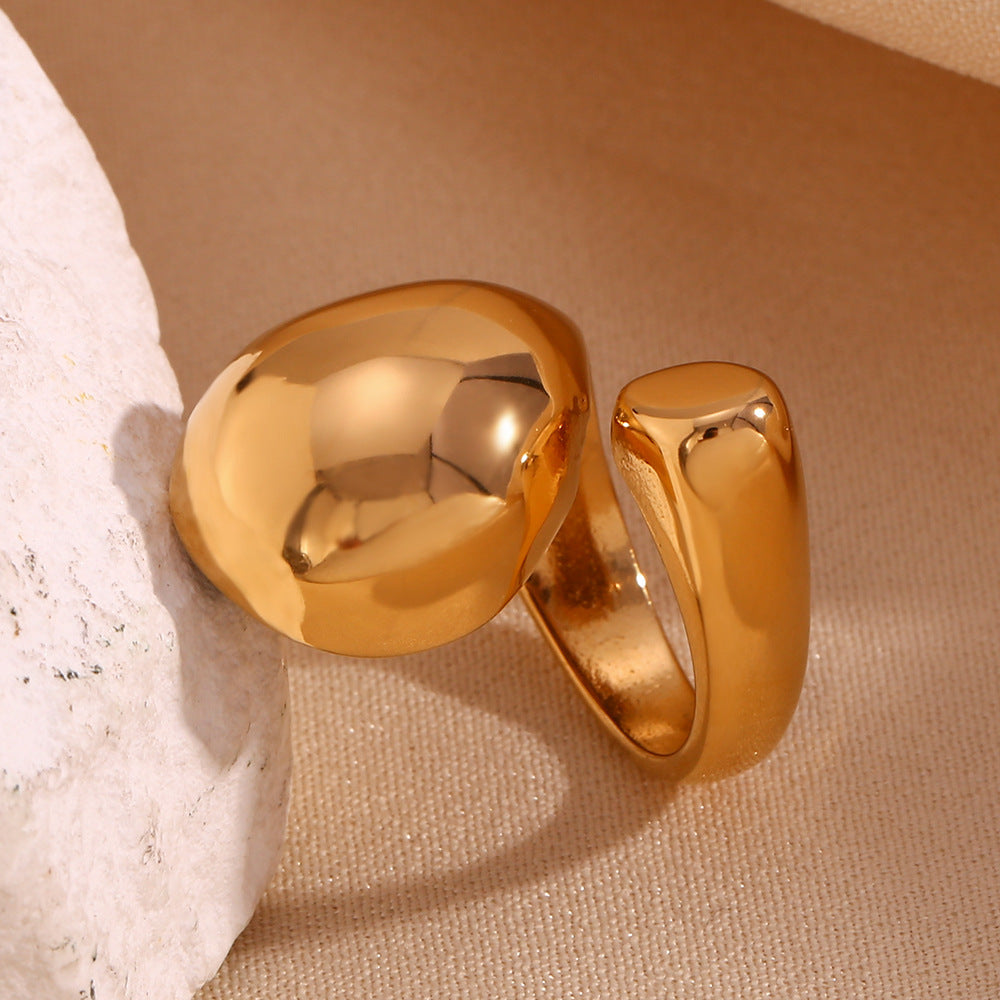 Wow Twist Gold Ring