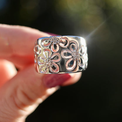 Daisy Sparkle Clear Stone Silver Ring